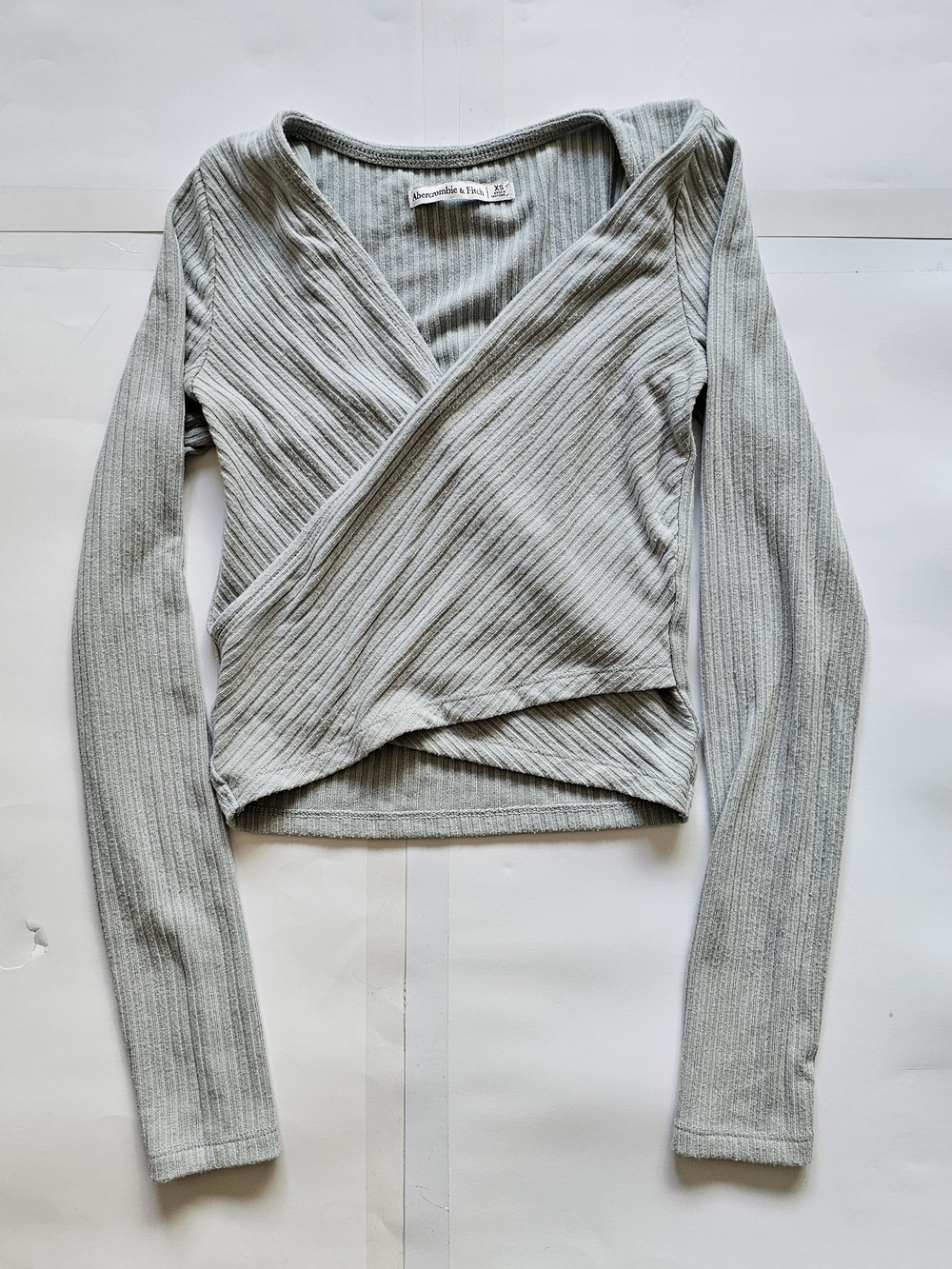 Abercrombie & Fitch Heather Gray Ribbed Wrap Crop Top